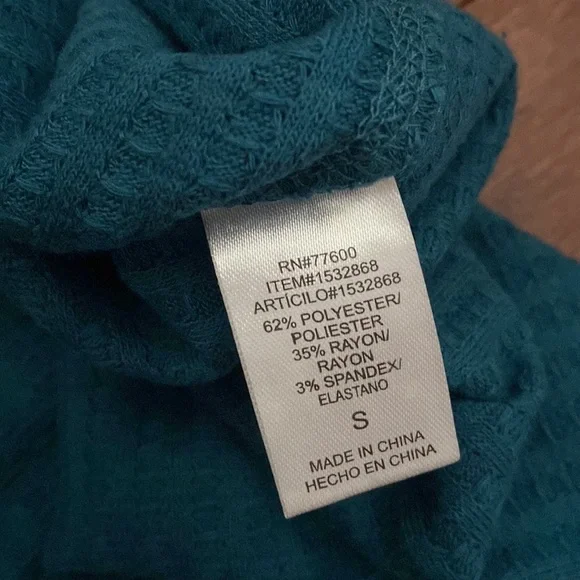 Bundle of 2 chaser long sleeve hooded tops - Picture 4 of 9